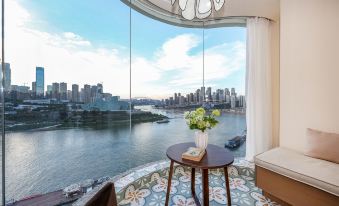Baihong RiverView Apartment