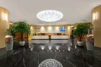 Tanchang Riverside Sunshine Grand Hotel (Binhe East Road) Hotels in Tanchang