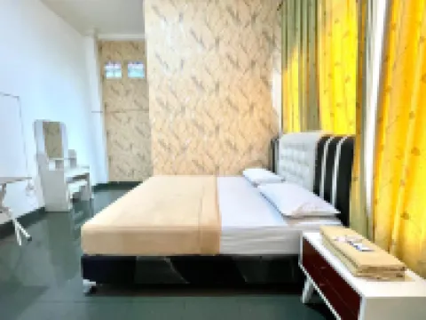 Yani Guesthouse ブキティンギのホテル