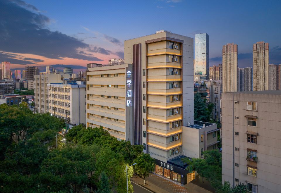 hotel overview picture