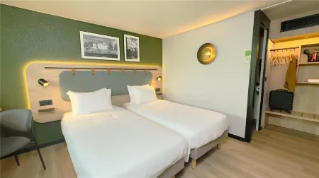 Campanile Epinay Sur Orge Отели в г. Вири-Шатийон