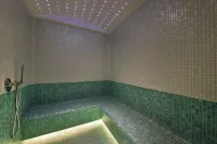 DoubleTree by Hilton Sharjah Waterfront Hotel & Residences - Gym