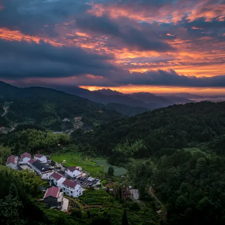 Yuexi Dabie Mountain Health Village