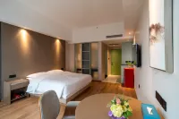 Aijia Youth Hotel (Taizhou Ocean Plaza)
