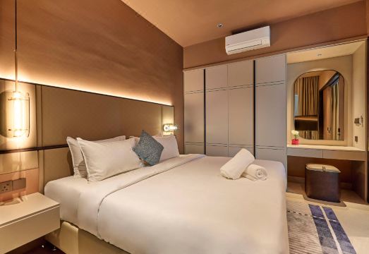 현대적인 인테리어의 숙소 내부