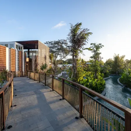 Sumitra Luxury Villas & Resort by Pramana Отели рядом с достопримечательностью «Пляж Мертасари»