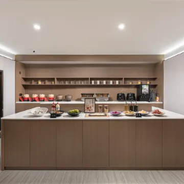 Guangdong Airport Hotel (Guangzhou New Baiyun International Airport Direct Store)