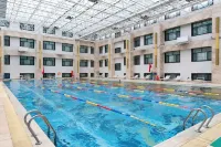 โรงแรมฮอลิเดย์ฟูลายเดิงน้ำพุร้อน - ที่มีสระว่ายน้ำ