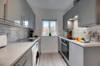 The Hideaway at Monk Street by Week2Week - homestay
