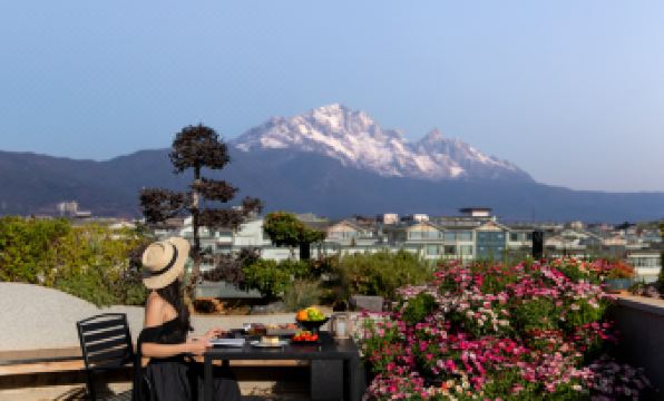 LiJiang Old Town Xiyu Shandu 360-degree high-altitude panoramic resort hotel