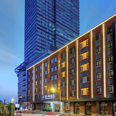 喆啡飯店（哈爾濱火車站南廣場博物館地鐵站店） 红博广场附近的飯店