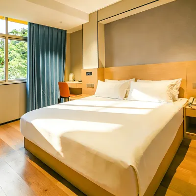 Rongxin Holiday Hotel Hotels near Shizhu Mountain Scenic Area - Nine Immortals Palace