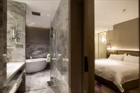 Peninsula International Hotel