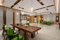 Magnotel Hotel (Handan Jize Shijing Cultural Park) - Parking