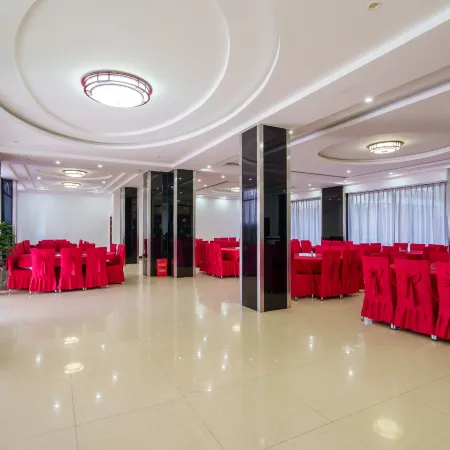 Yulong Business Hotel