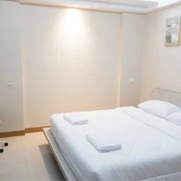 Shi-ro-i Poshtel