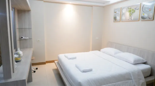 ชิโรอิ โพชเทล