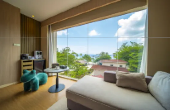 浪中島夏日海灣度假村