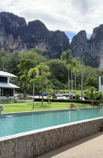 ห้องเข้าถึงสระว่ายน้ำ