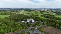 Grand Hotel Gosforth Park - Parking
