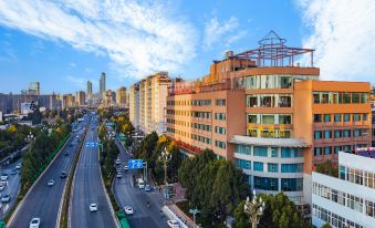 Kunming Langwei Hotel (Kunming Railway Station Branch)