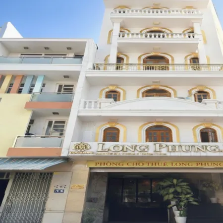 Collection O Long Phung Hotel Отели рядом с достопримечательностью «Парк Dam Sen»