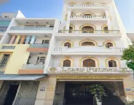 Collection O Long Phung Hotel Hotels near Dam Sen Park