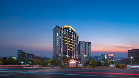 Banshan Hotel (Wanda Plaza in Kaili City Center) in Kaili