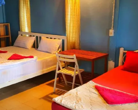 ลองบีช เกาะพยาม โรงแรมในเกาะพยาม