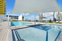 ULTIQA Air On Broadbeach - Beach resorts