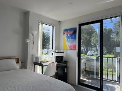 Modern Private Studio Auckland-Private Entrance-Free Parking-Near CBD ASBショーグラウンド周辺のホテル