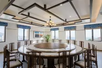 Longlin Folk Hotel