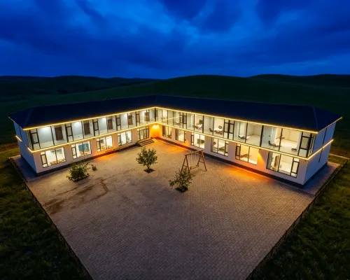 Junyi · Wildscape 180° Panoramic Retreat โรงแรมในเฟิงหนิง