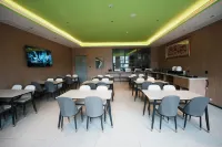 Chinese to GreenTree Inn Select Hotel (Yichun Station Xiaoxing'anling Botanical Garden Branch) - 2-Star