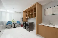 Shengui E-Sports Hotel (Changde Liuye Lake Tourist Resort Daxiaohe Street)