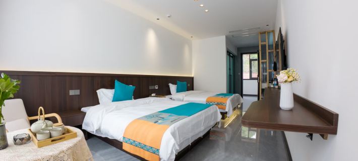 Zibai Homestay Hotels in Liuba County