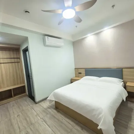 Korla Qiancheng Hotel (Qiancheng Yipin Food Street)