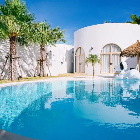 White Curve Villa