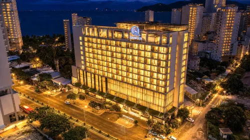 Quinter Central Nha Trang - Infinity Pools