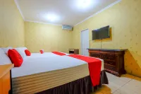 RedDoorz Near Universitas Diponegoro Semarang - Parking