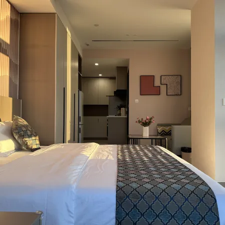 Qinglan Audio-visual Apartment (Yijia Jiaju)