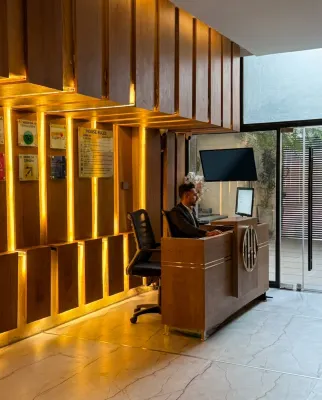 Hamsun Shahrah-e-Faisal - 3-Star