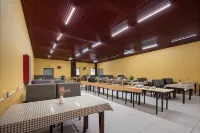 Luoyang Yuntu Light Hotel (David Tian Di Branch, Luoyang Railway Station) - Park Yeri