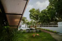 Fizz Diving Resort - Pools