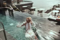 Kivotos Santorini - Kolam Infiniti