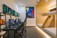 Kaili Duliu E-sports Hotel (Grand Cross Jiufang Tianjie)