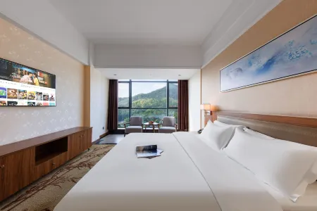 Irvine Holiday Hotel