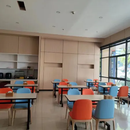Junting Hotel (Hong'an Walmart Wanda Plaza Branch)