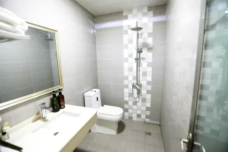 Shuijing Business Hotel Отели рядом с достопримечательностью «The Memorial Hall of the National Southwest Union University in Mengzi»