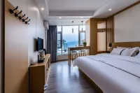 Fuxian Lake Jinxiu Hotel (Lunchong Scenic Area) Hotels in Luchong scenic area